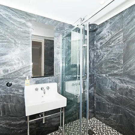 Pavillon Marais 4* パリ