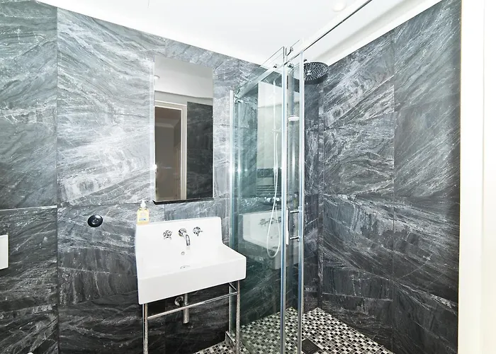 Pavillon Marais 4* Париж