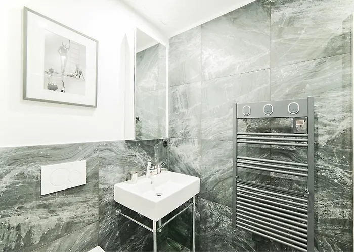 Pavillon Marais 4* Париж