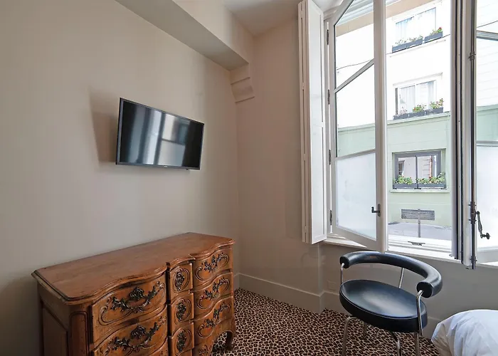 Pavillon Marais 4* Париж