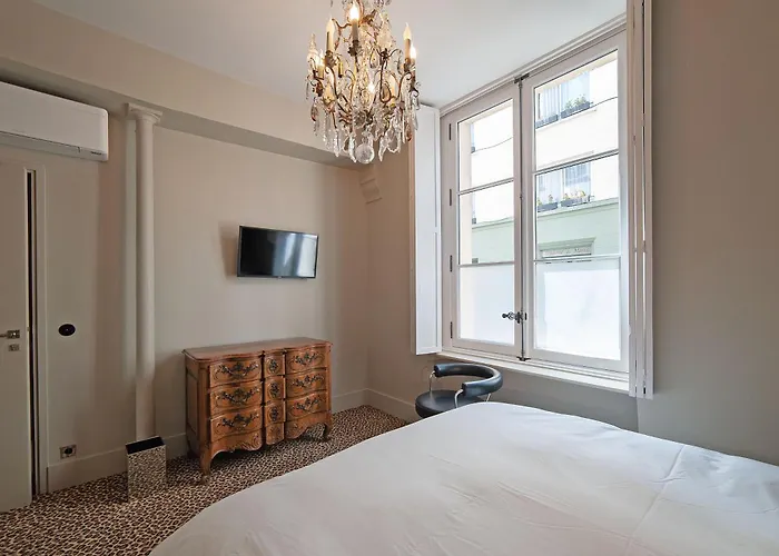 Pensión Pavillon Marais 4*